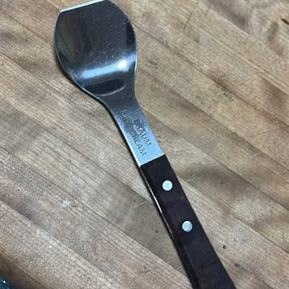 Vintage Braum's Ice Cream Spade scoop